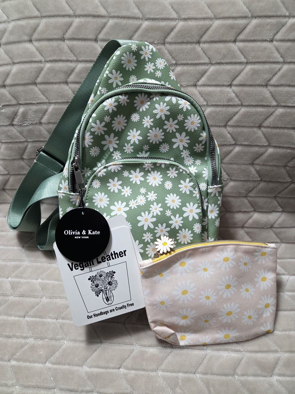 NWT Olivia & Kate Green Daisy Mini Backpack Plus Ipsy Daisy Bag